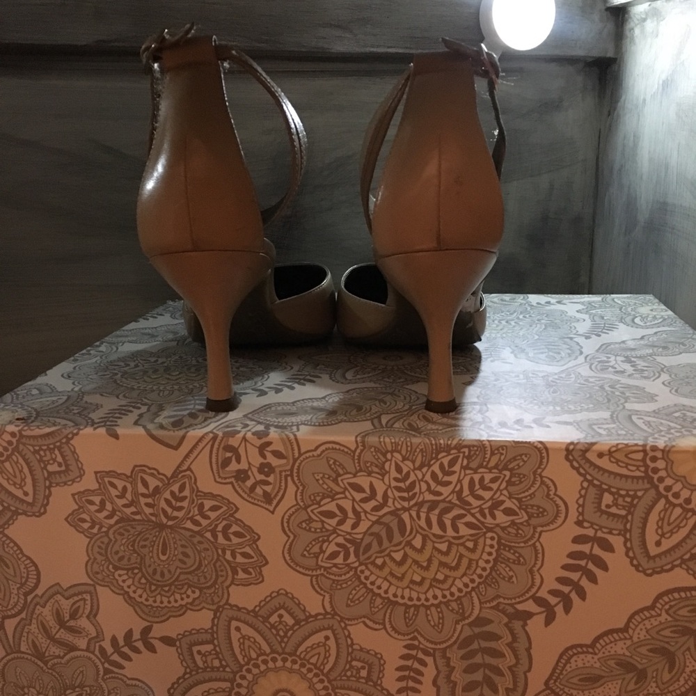 Beige pump babydoll strap